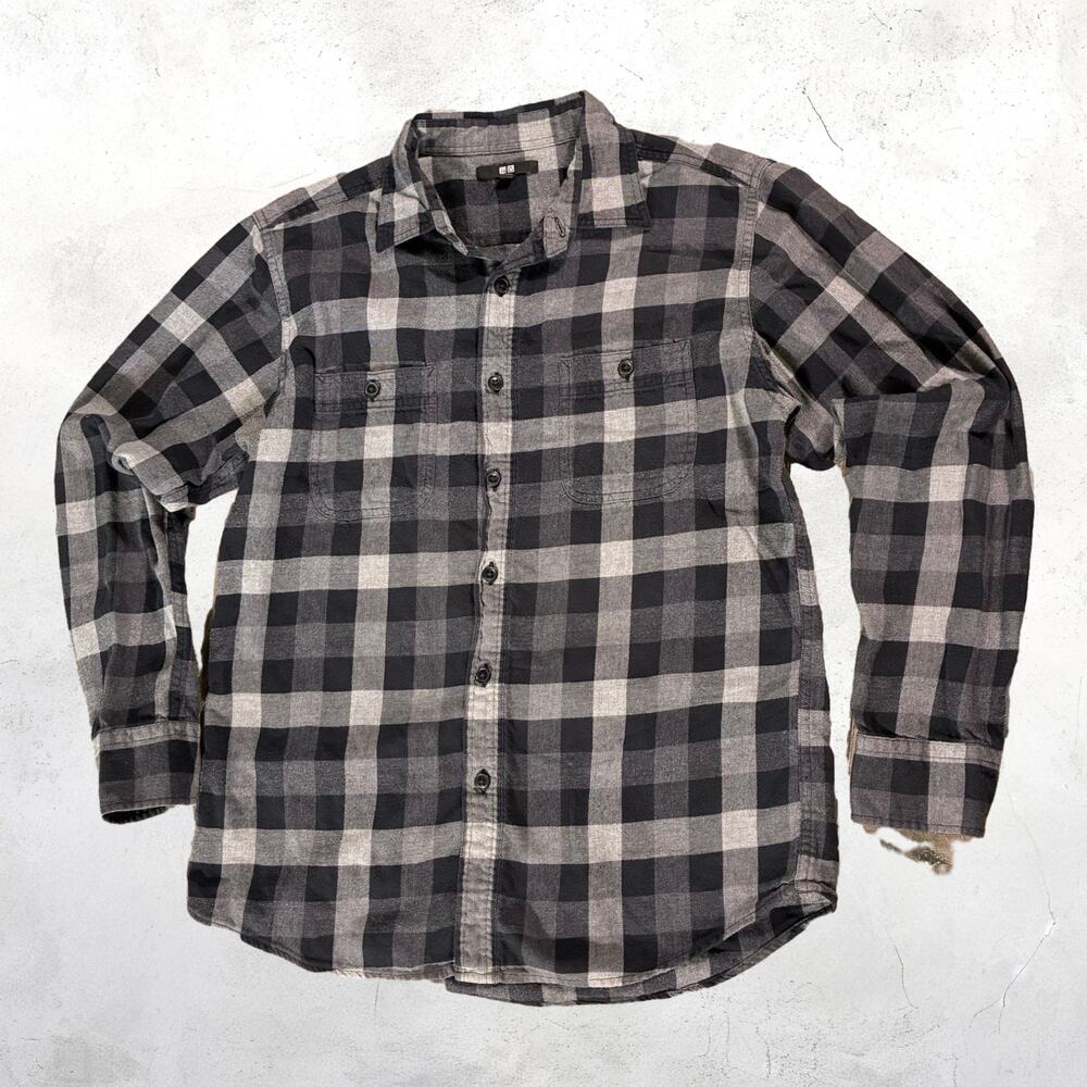 🪵 Uniqlo Black Gray Plaid Flannel Button Up Shirt Fall Flannel Layering Shirt